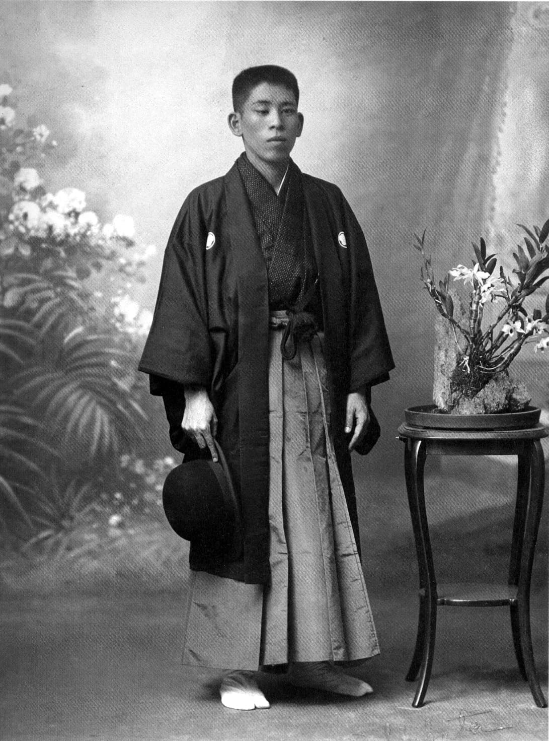 O jovem Mokiti Okada